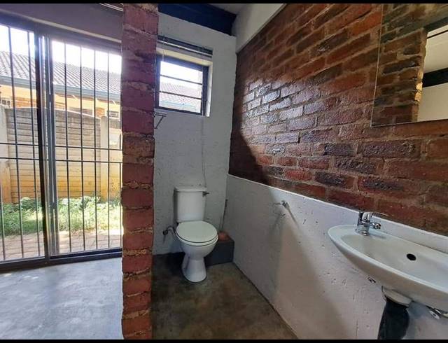 1 BEDROOM PROPERTY TO RENT IN BULT WEST